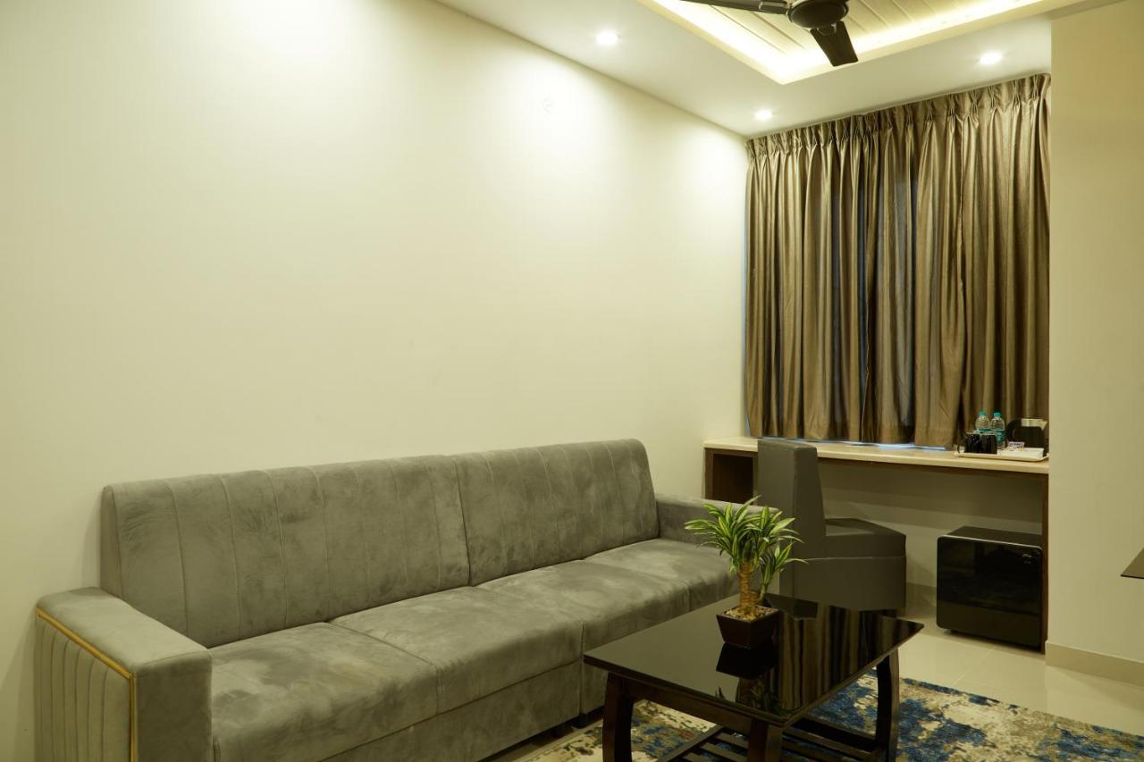Vovo Premier Hotel Bangalore Luaran gambar