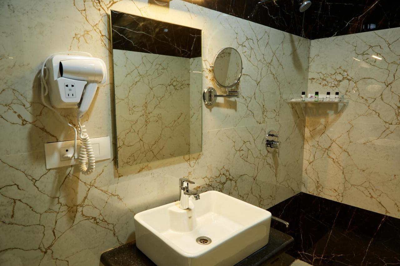 Vovo Premier Hotel Bangalore Luaran gambar