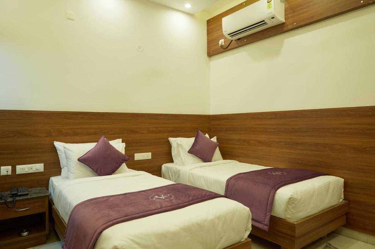 Vovo Premier Hotel Bangalore Luaran gambar