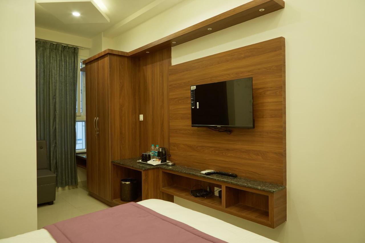 Vovo Premier Hotel Bangalore Luaran gambar