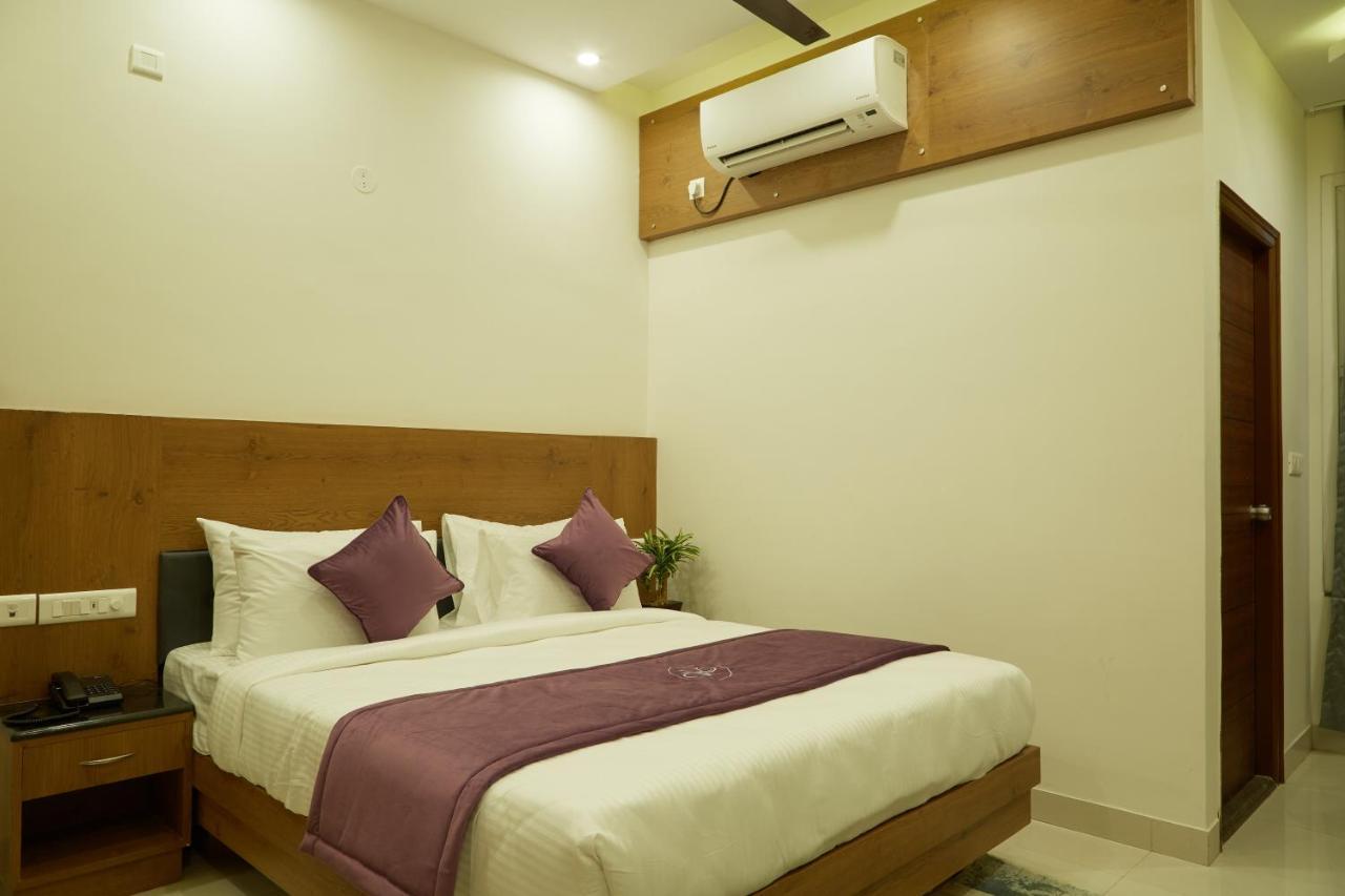 Vovo Premier Hotel Bangalore Luaran gambar
